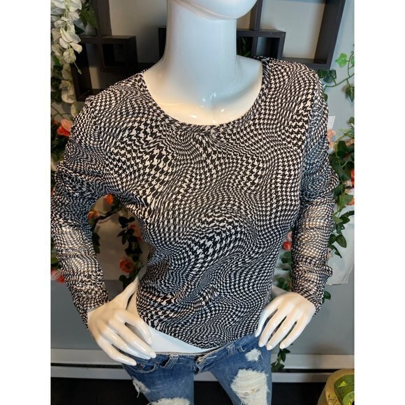 Crave Fame Asymmetrical Abstract Print Mesh Stretch Top Black size Large RefFNB - Picture 9 of 10